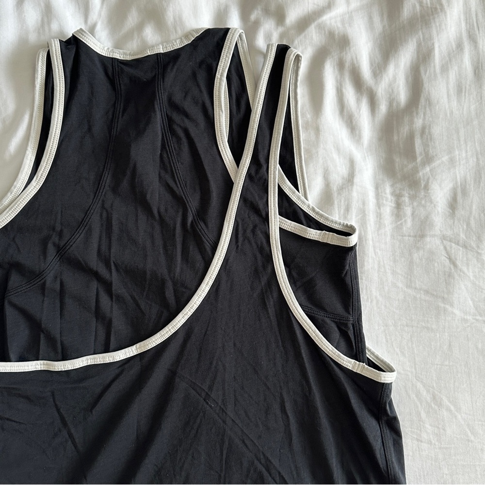 LULULEMON TANK WOMENS SIZE 6 BLACK & WHITE - Picture 7 of 8